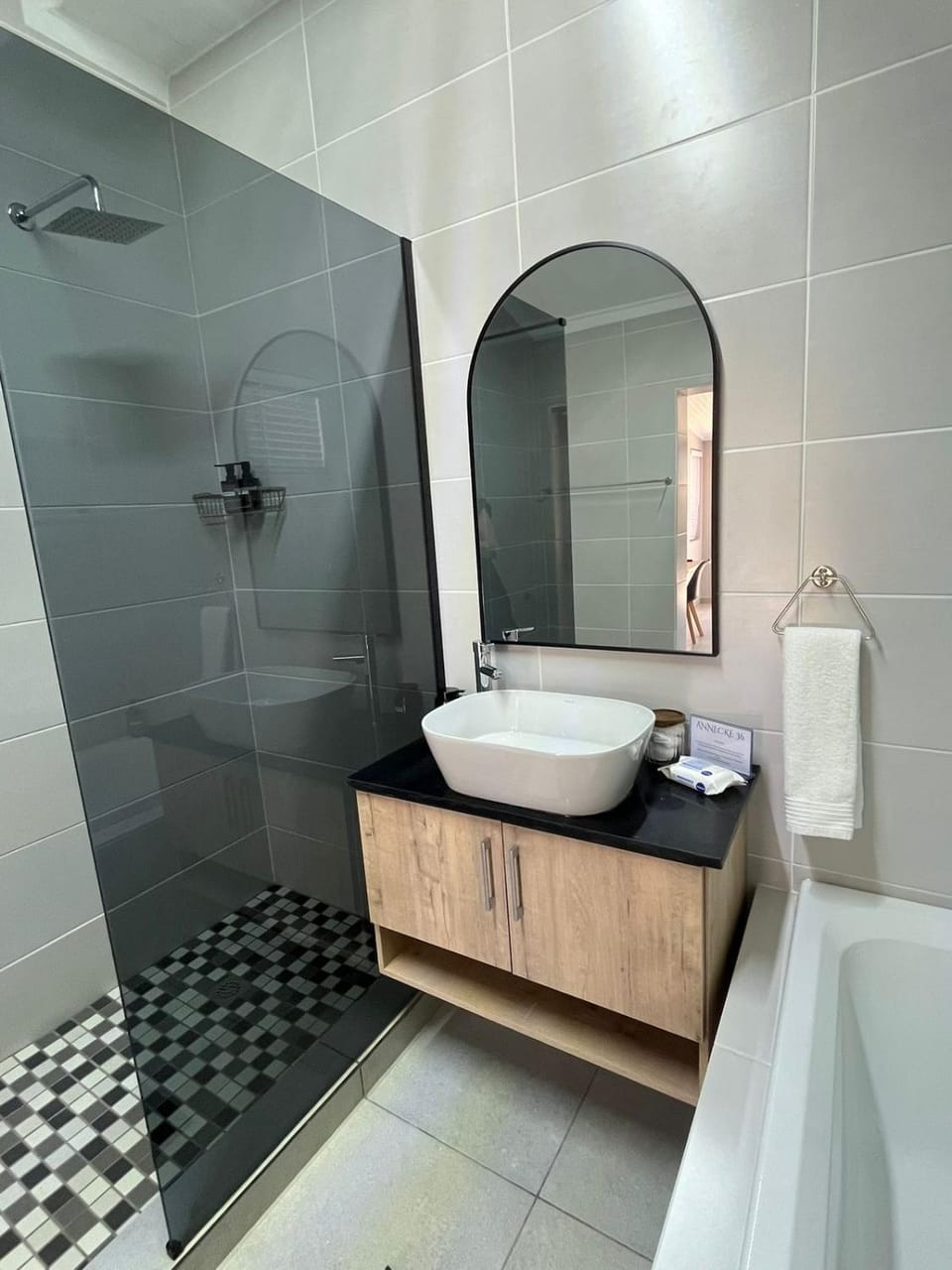 Shower, Bathroom, Bath, towels