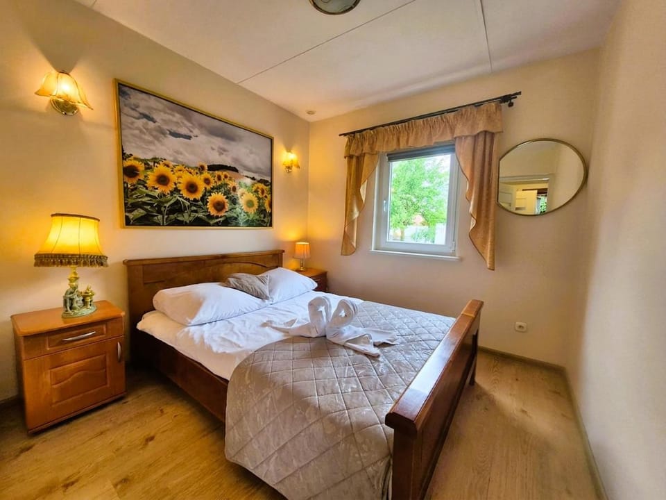 Agroturystyka Zacisze Domki z werandami Widok na Łysicę Zieleń i duża przestrzeń Apartment in Poland