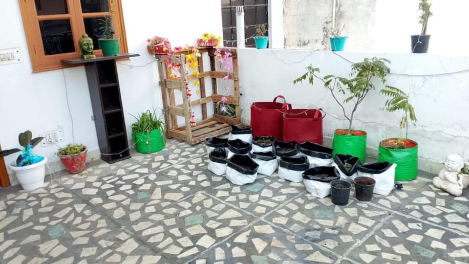 Acharya Poojaa Sharma Temple Vacation rental in Noida