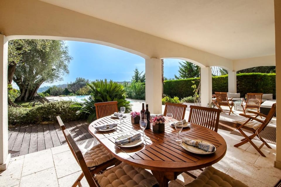 Villa Vallauris Infinity Pool Villa in Mougins