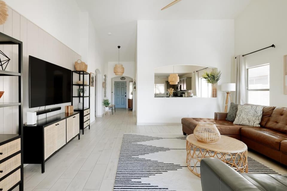 TV and multimedia, Living room, Seating area