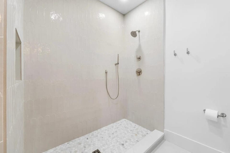 Book Me Baby! Beach Cruiser Cottage in WaterColor House in Seaside