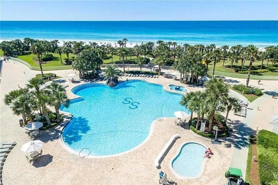Book Me Baby! Silver Shells Retreat in Destin Apartment in Destin