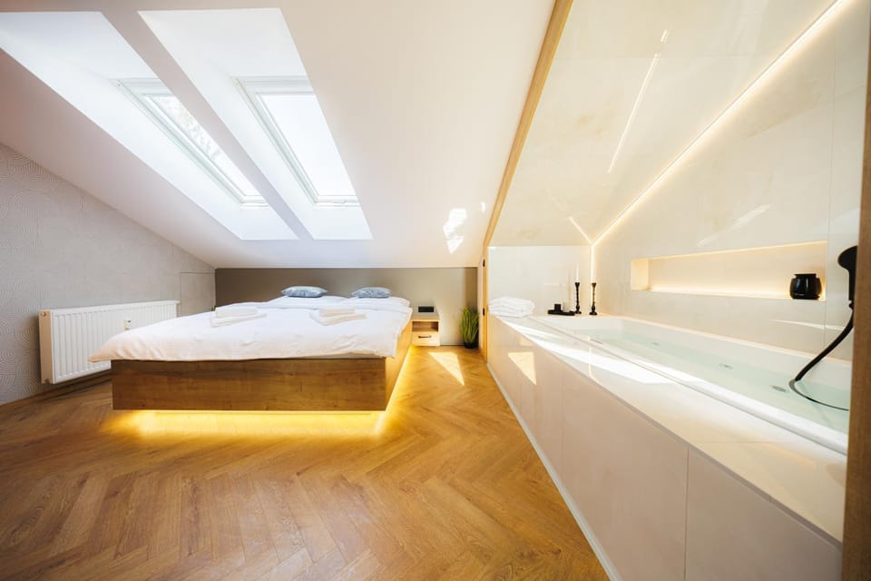 Bedroom, Bath