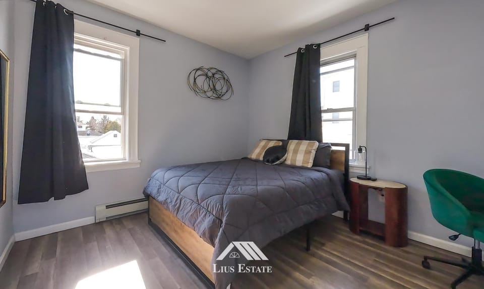 Family Unit 3BR - Parking, Laundry - Pets Welcome Apartment in Garfield