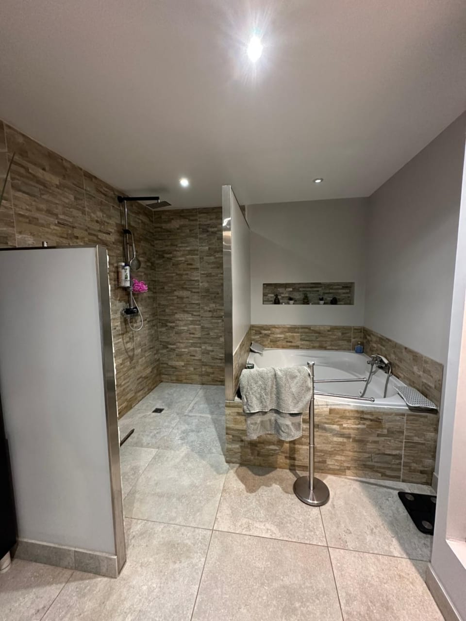 Chambre proche CHU et Gare Haubourdin Vacation rental in Lille