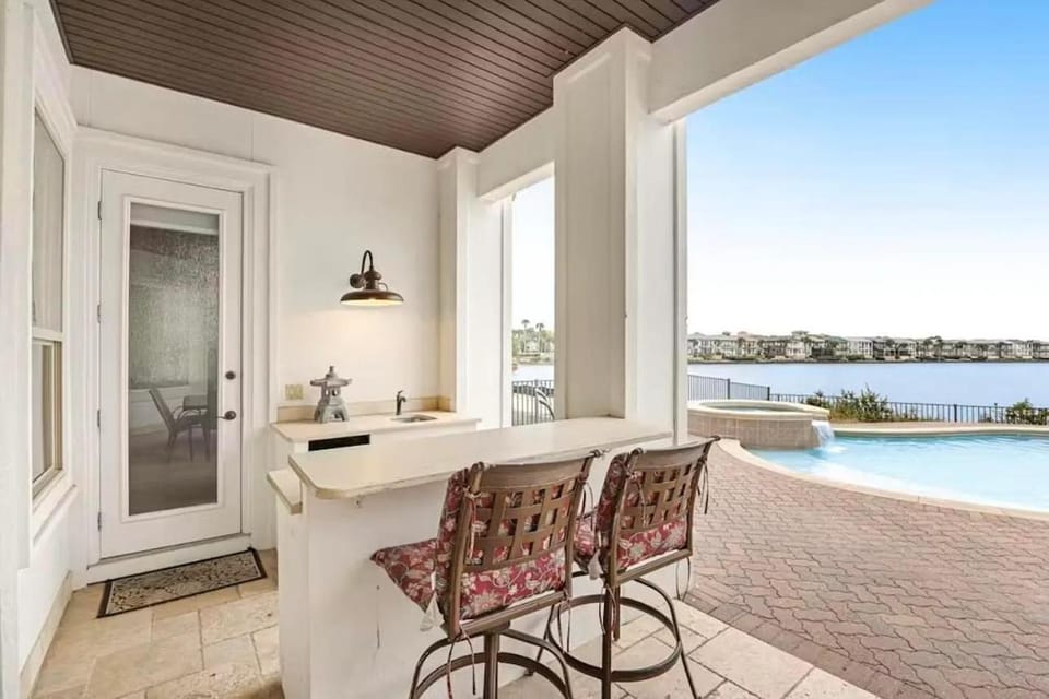 Book Me Baby! Lakeside Luxury in Destiny East House in Destin