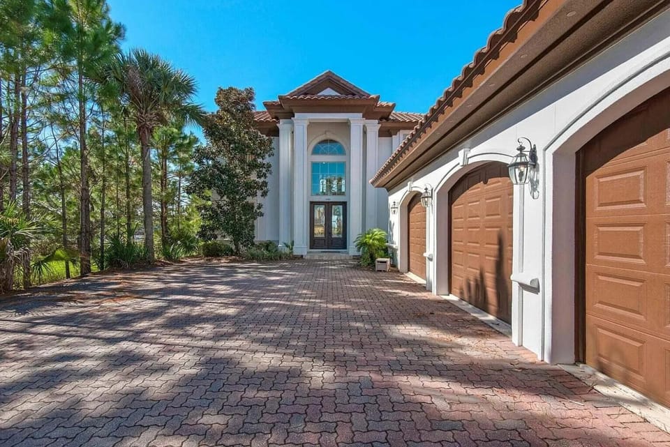 Book Me Baby! Lakeside Luxury in Destiny East House in Destin