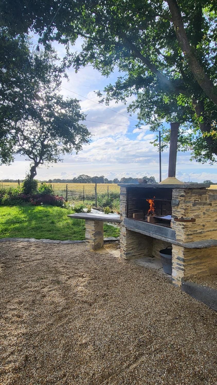Day, Natural landscape, BBQ facilities, BBQ facilities, Garden, Garden view, children, young children, older children, Family, pet friendly