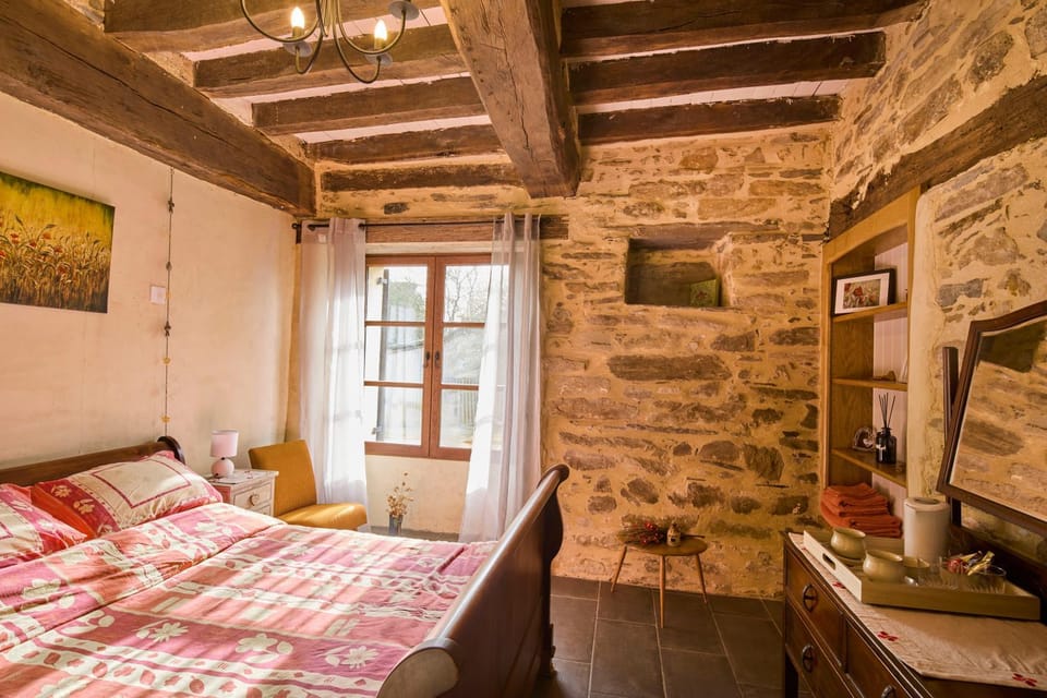 Toilet, Property building, Bed, Coffee/tea facilities, Floor plan, Bedroom, On site, young children, older children, Family, pet friendly, towels, wardrobe