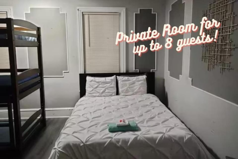 Philly Coed Dorm!! 15 Min Train to Center City! Vacation rental in Philadelphia