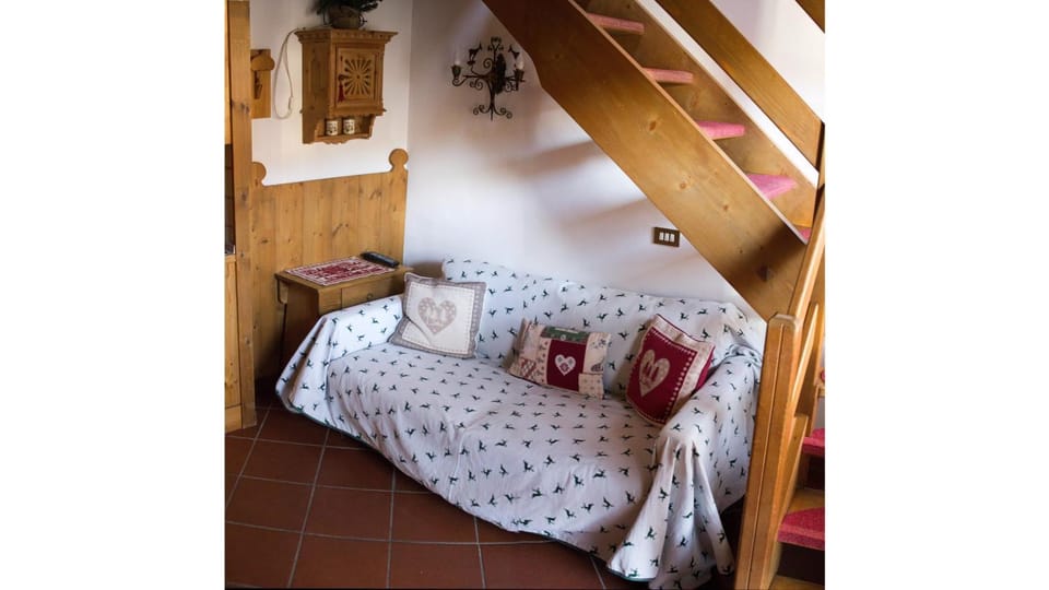 Day, Living room, On site, Area and facilities