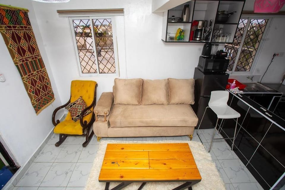 Kitchen or kitchenette, Living room, minibar