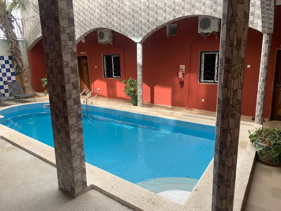 Day, Swimming pool