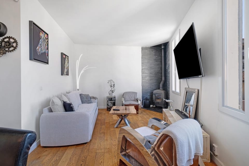Property building, Living room
