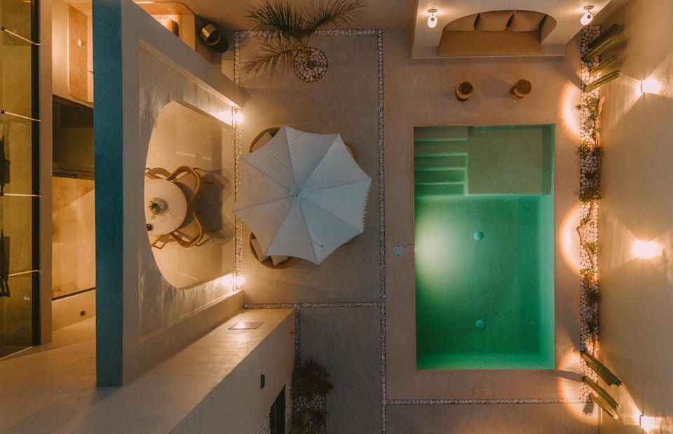 Bird's eye view, Swimming pool
