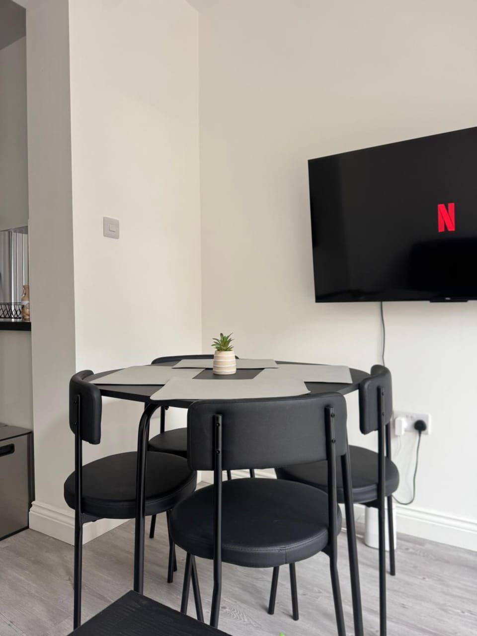 Communal lounge/ TV room, Dining area