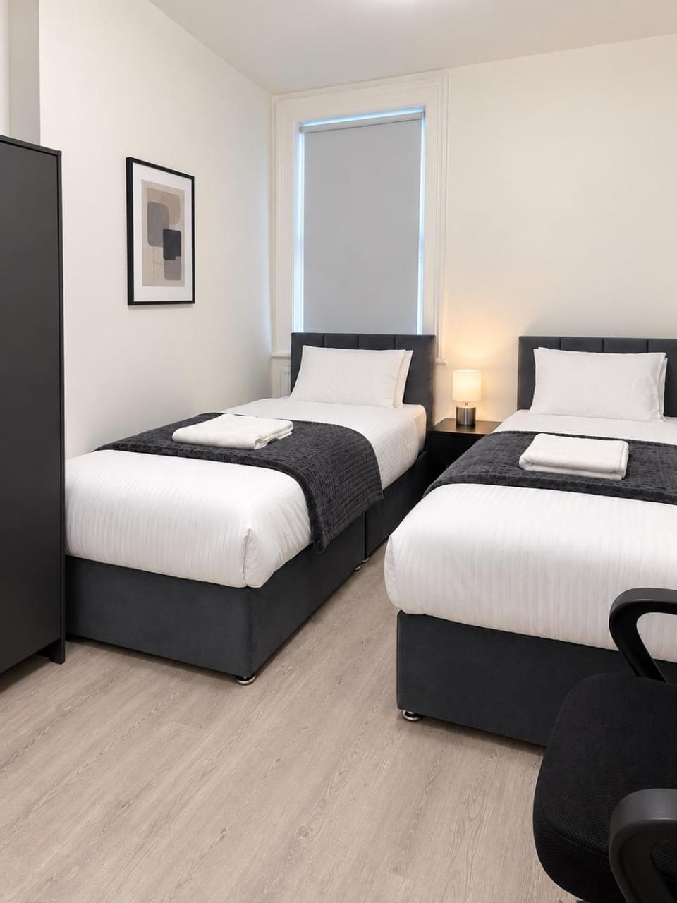 Stylish 2Bed Retreat Fast Links to Central London Apartment in London