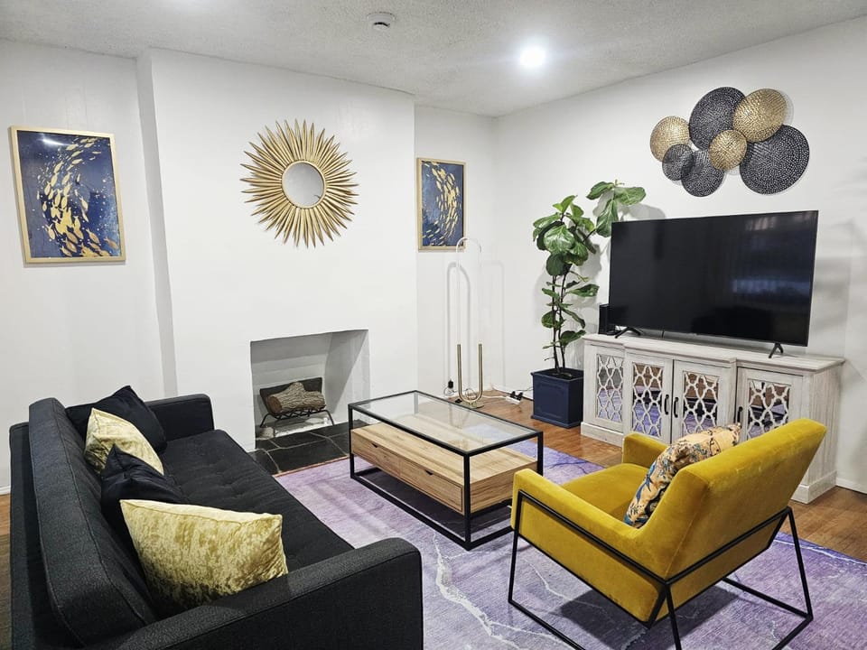 Communal lounge/ TV room, Living room