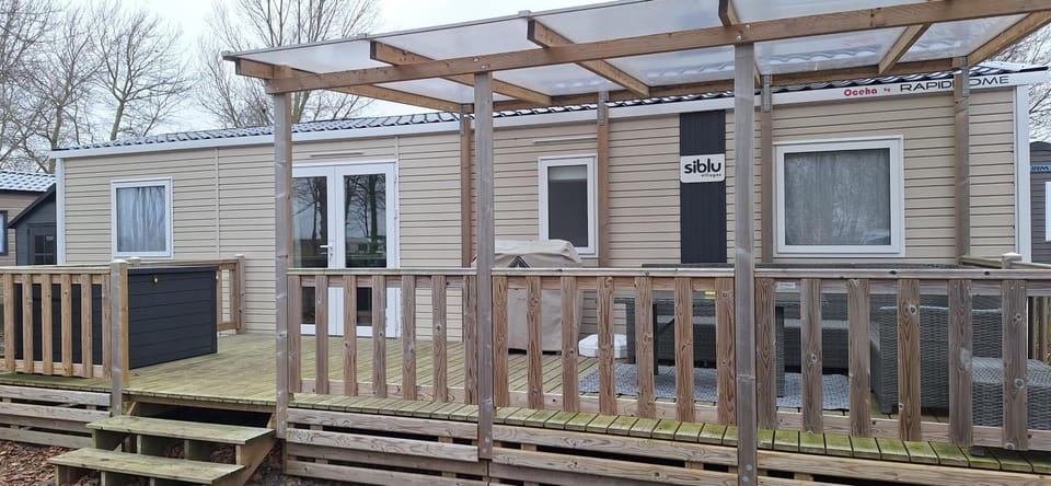 Property building, Balcony/Terrace