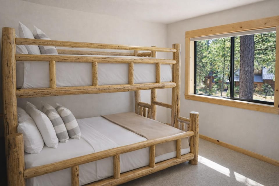 Bed, Day, View (from property/room), Bedroom, bunk bed, furniture
