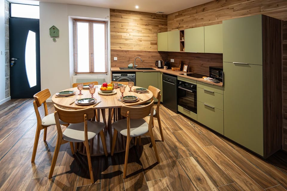 Day, dishwasher, oven, stove, washing machine, dryer, kitchen