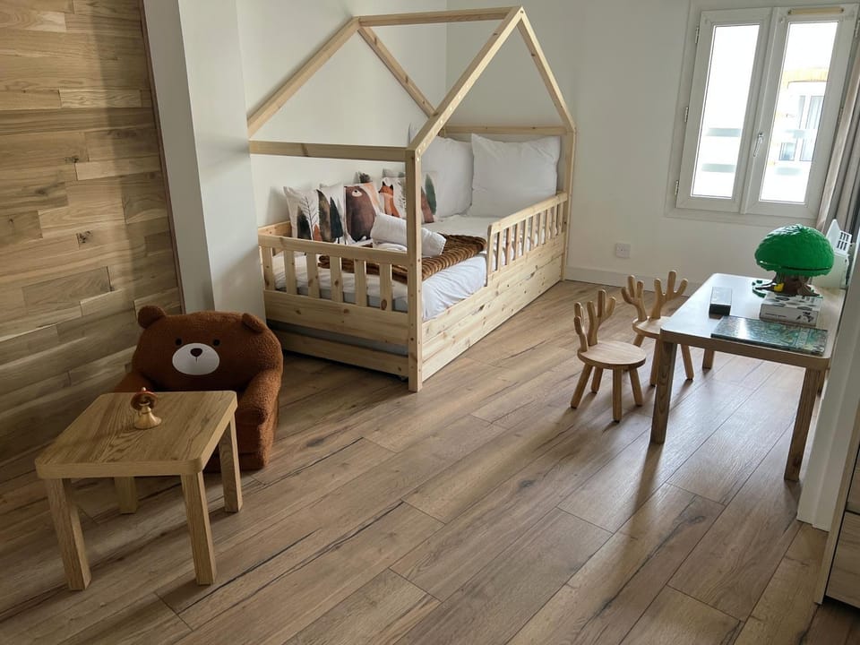 Bed, Day, Bedroom