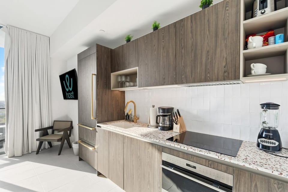 TV and multimedia, Seating area, kitchen