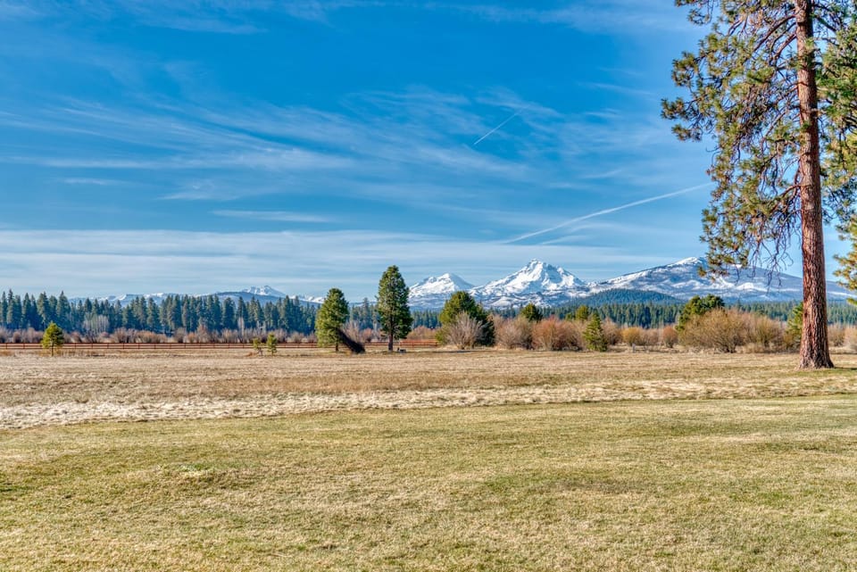 Lodge Room 035 House in Black Butte Ranch