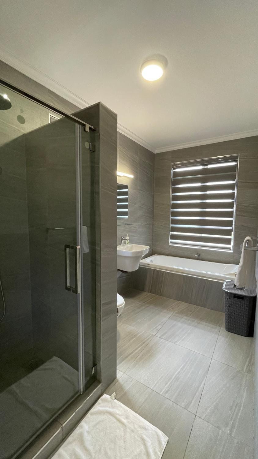 Luxurious 3BR Haven located in Lubowa Apartment in Kampala
