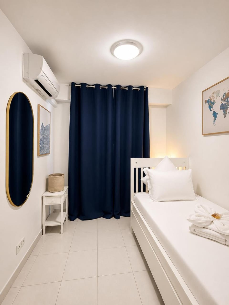 Bed, Photo of the whole room, Bedroom, air conditioner