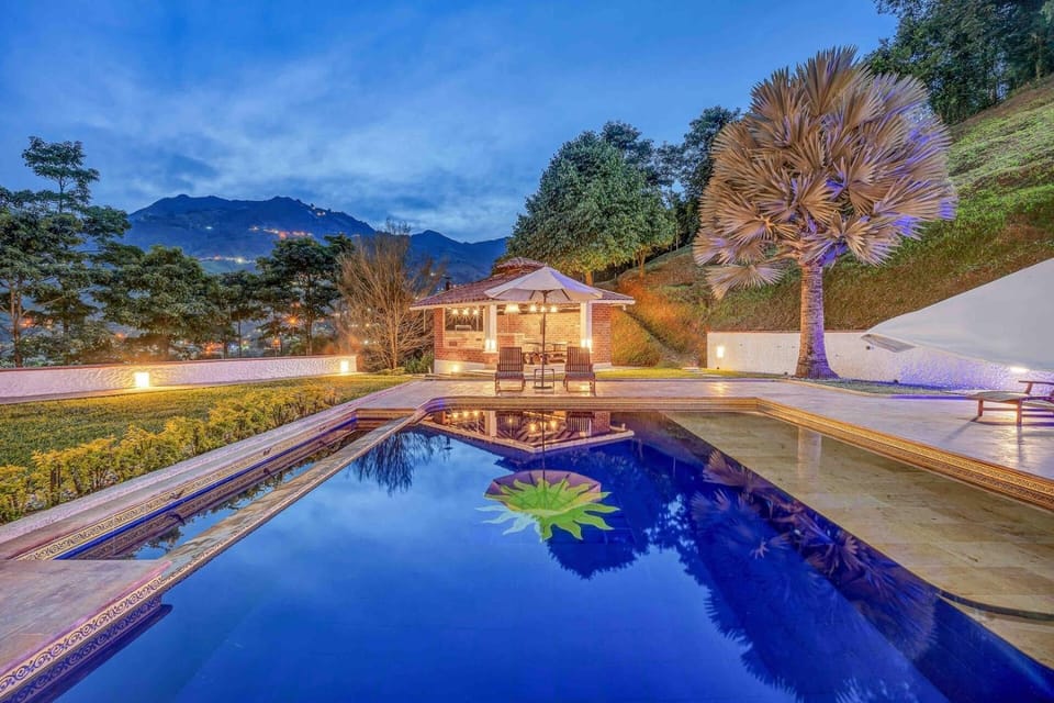 Countryside Villa | Pool, BBQ & Views, Starlink House in Copacabana