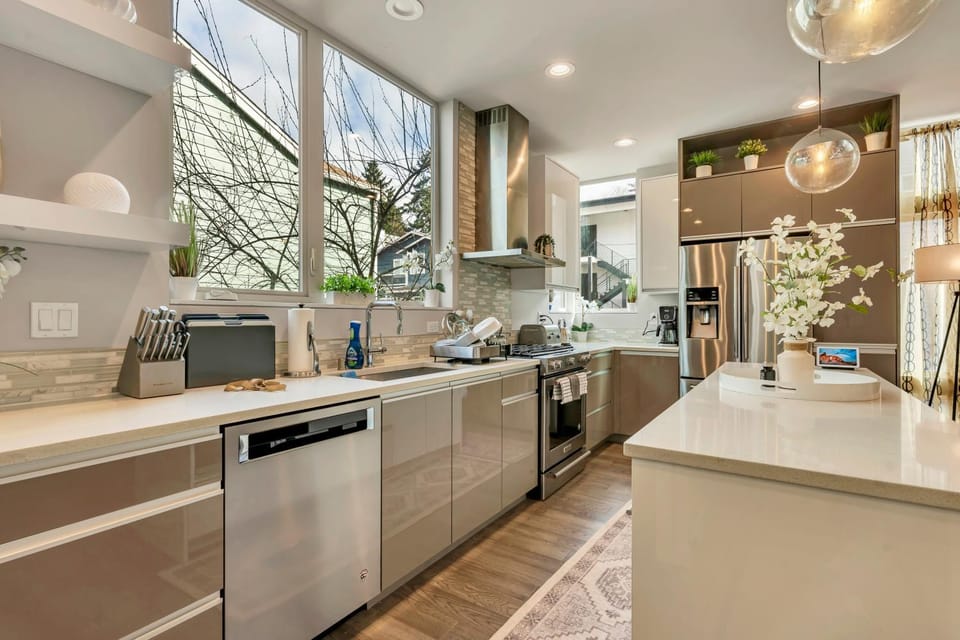 Standalone Modern townhouse in Seattle House in Columbia City