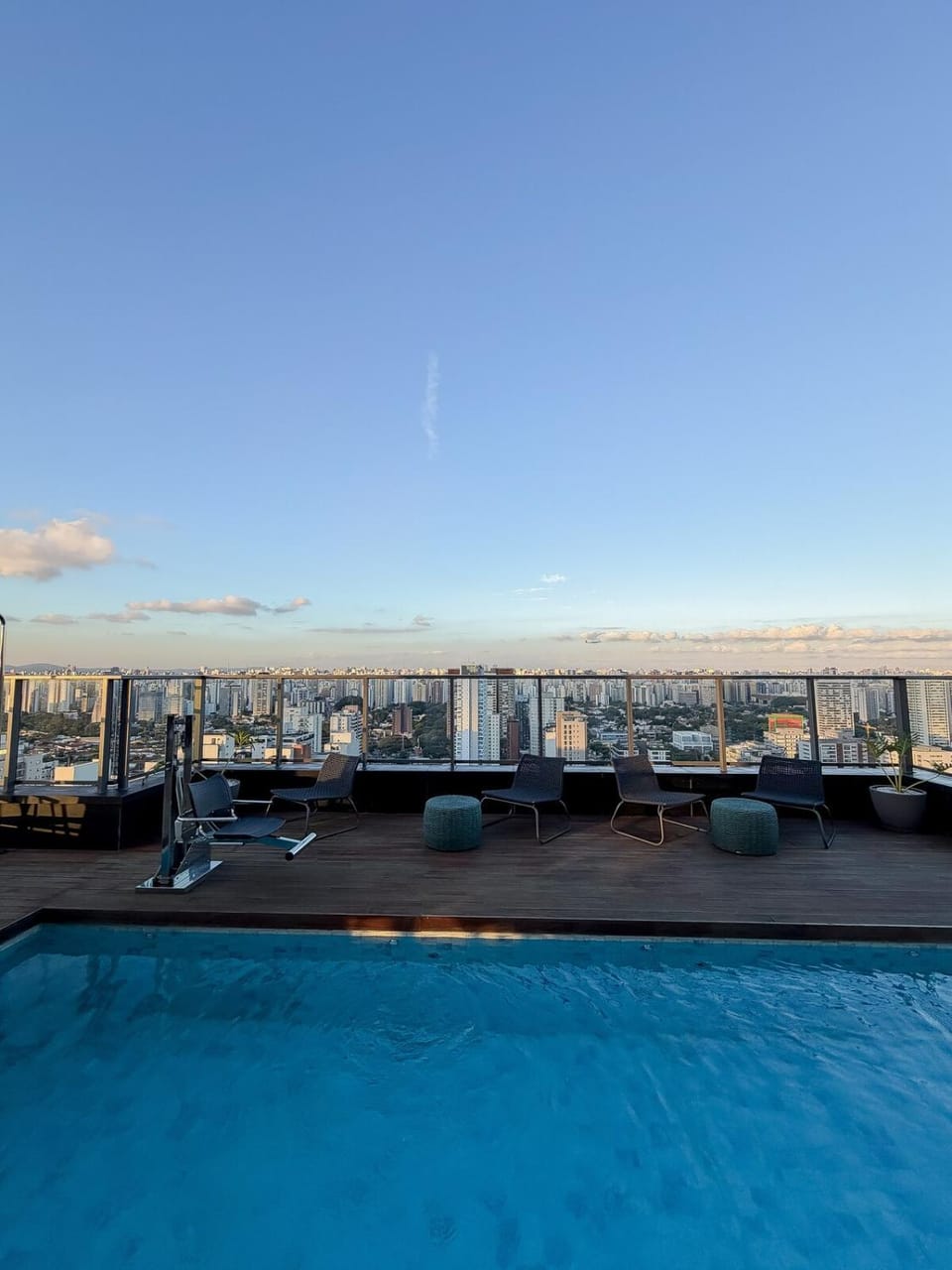 Retreat with Pool, Coworking & Gym Apartment in Sao Paulo City
