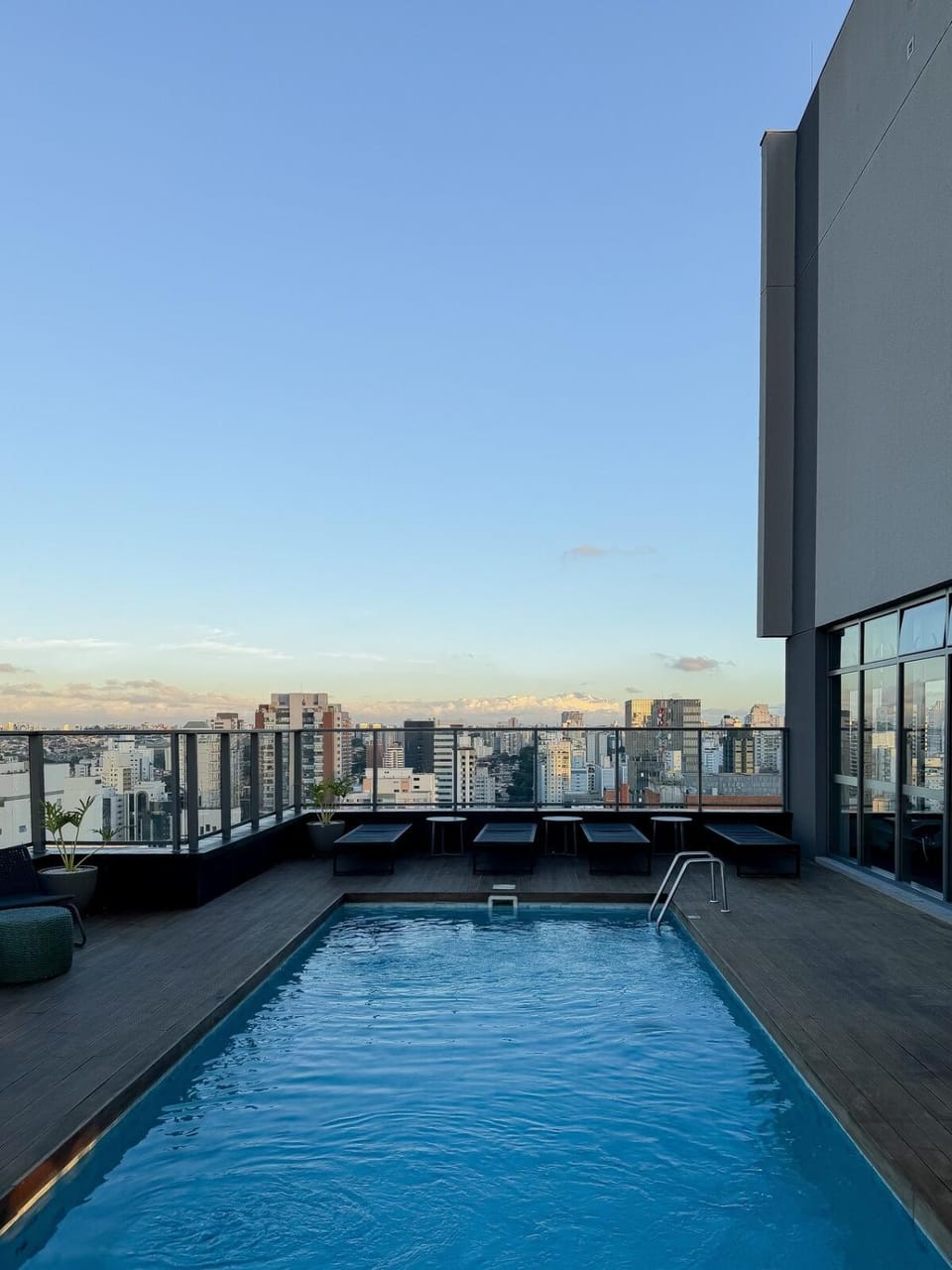 Retreat with Pool, Coworking & Gym Apartment in Sao Paulo City