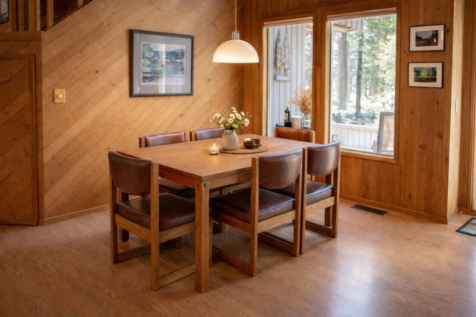 Day, Dining area, furniture