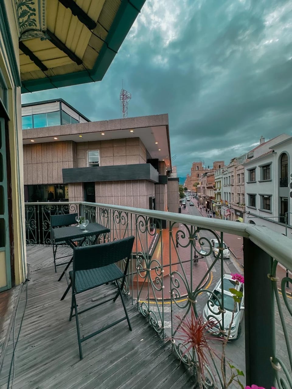 Il Palazzo Cuencano cafe with eternal sunsets Apartment in Cuenca