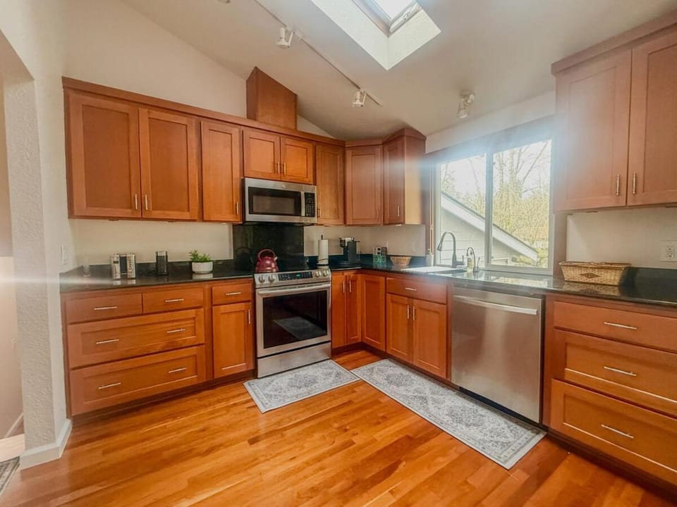 Kitchen or kitchenette, kitchen, kitchen