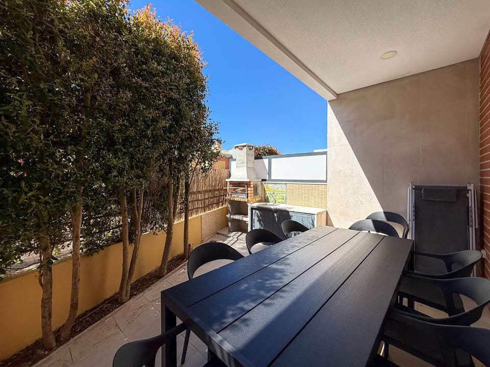 Patio, Day, Balcony/Terrace, Balcony/Terrace, Dining area