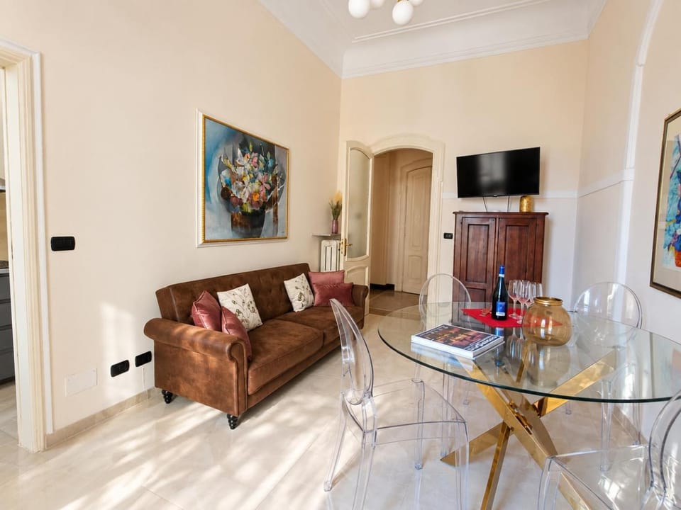 TV and multimedia, Living room, Dining area