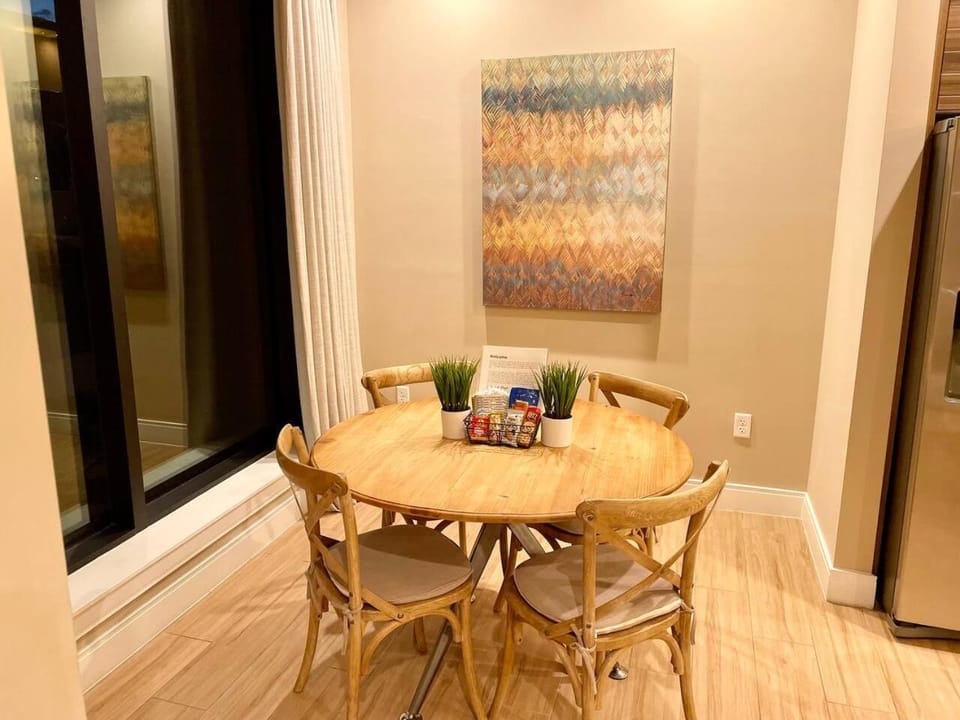 Next to Disney! 4BR/4.5 BATH Luxury Townhouse House in Bay Lake