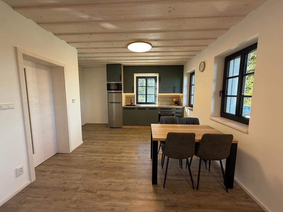 Kitchen or kitchenette, Dining area, City view, Garden view, Mountain view