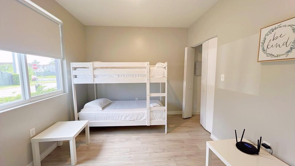 Bed, Bedroom, bunk bed