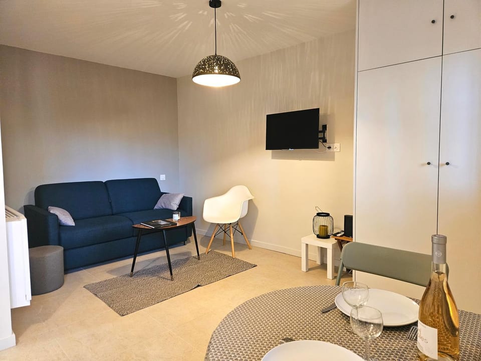 Living room, Bedroom