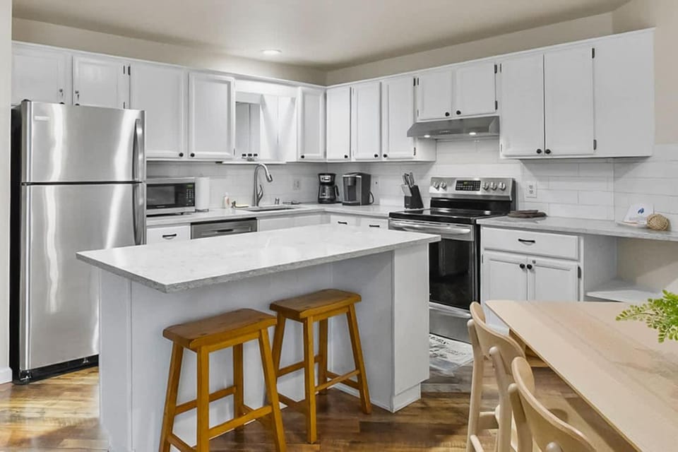 Ground Floor View 2 bed Condo in the Heart of Birch Bay Apartment in Birch Bay