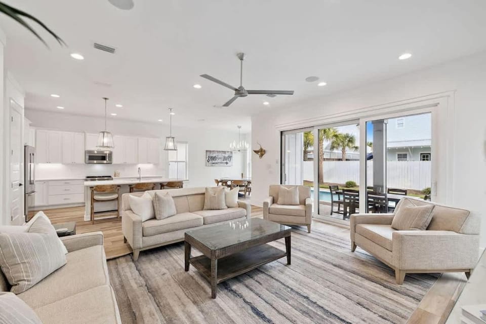 7BR Elegance and Comfort WithPool and near the Beach House in Miramar Beach