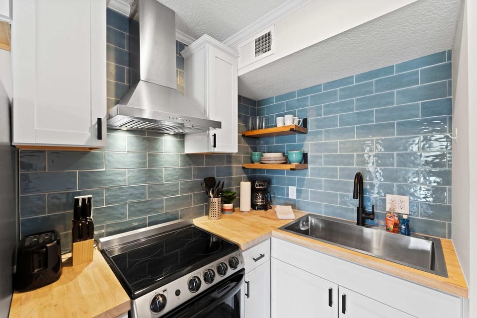 Coastal Escape Home Pet-Friendly Tennis Pool House in Saint Augustine