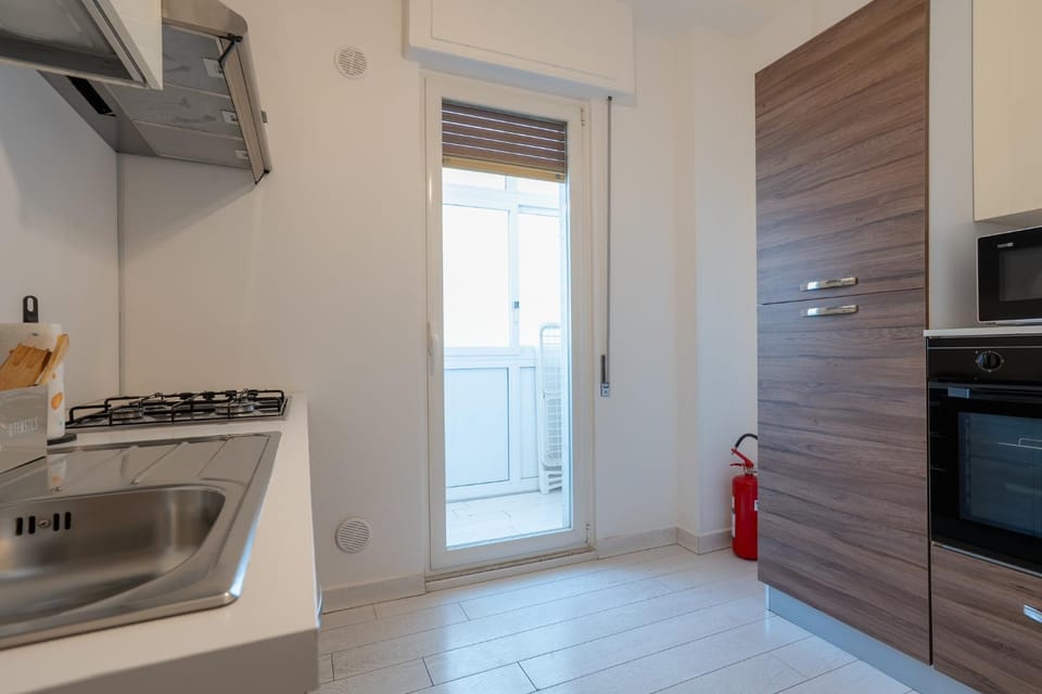 microwave, oven, stove, kitchen