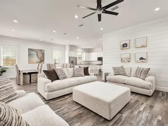 Costal style 3-Story W 7BR and near the beach House in Miramar Beach