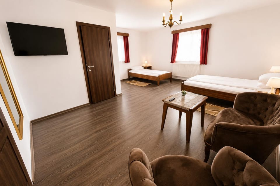 Bed, Photo of the whole room, Seating area, Evening entertainment, Bedroom
